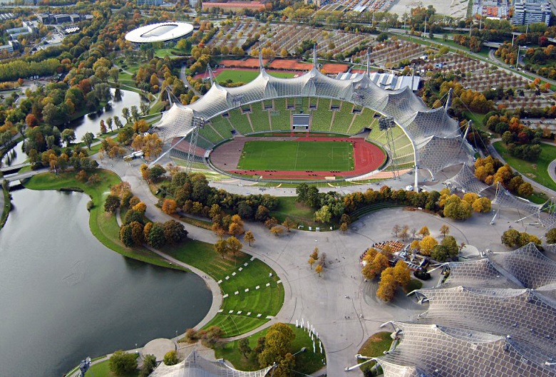 München | Olympiastadion | Foto: Arad Mojtahedi, via Wikimedia Commons