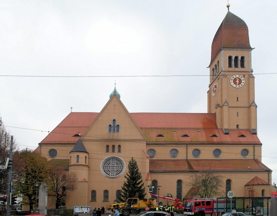 Augsburg | Heilgstes Herz Jesu | Außenbau | Foto: Daniel Greb
