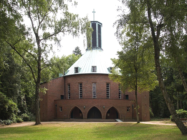 Aumühle | Bismarck-Gedächtnis-Kirche | Außenbau | Foto: Matzematik, CC BY SA 3.0