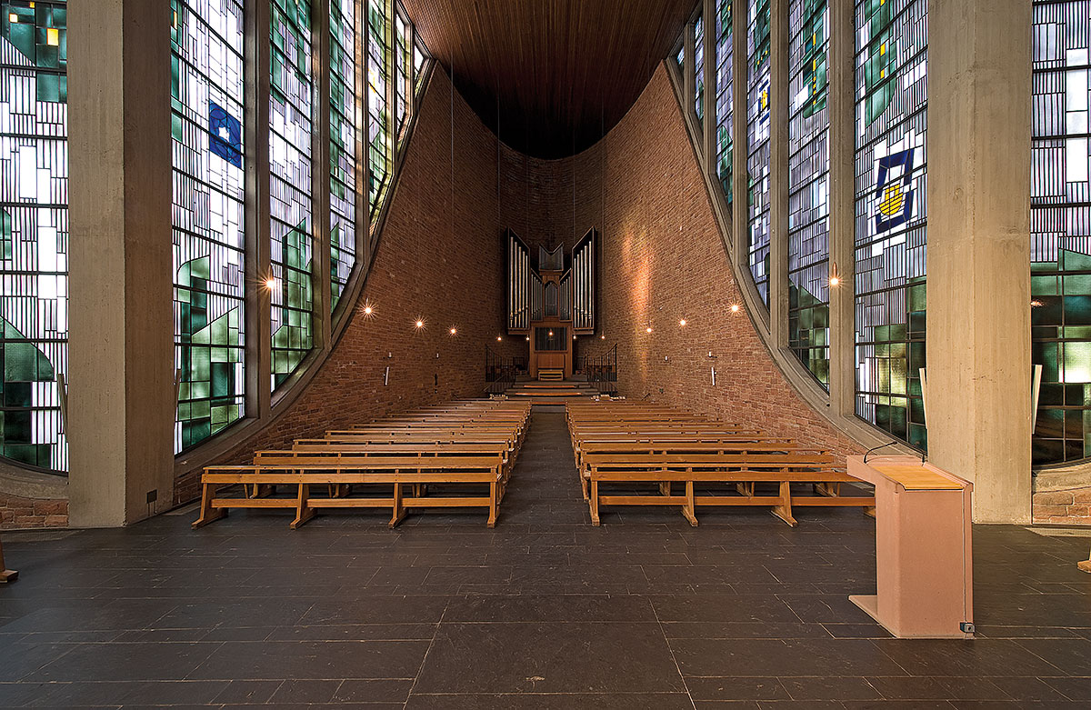 Saarbrücken | Maria Königin | Blick zur Orgel | Foto: Marco Kany