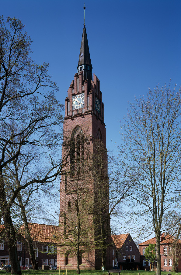 Jever | Stadtkirche | Turm | Foto: Lisa Hammel, Bildarchiv Monheim GmbH